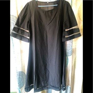 Women’s black dress size Large